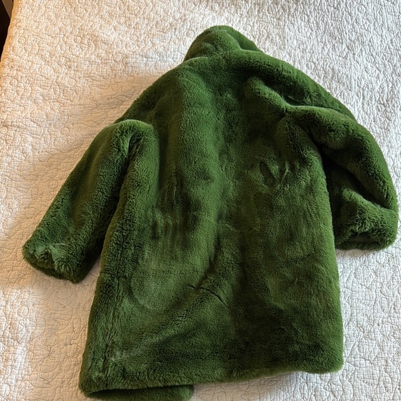 Apparis Green Puffer Jacket Cozy Plush Design - Picture 3 of 7